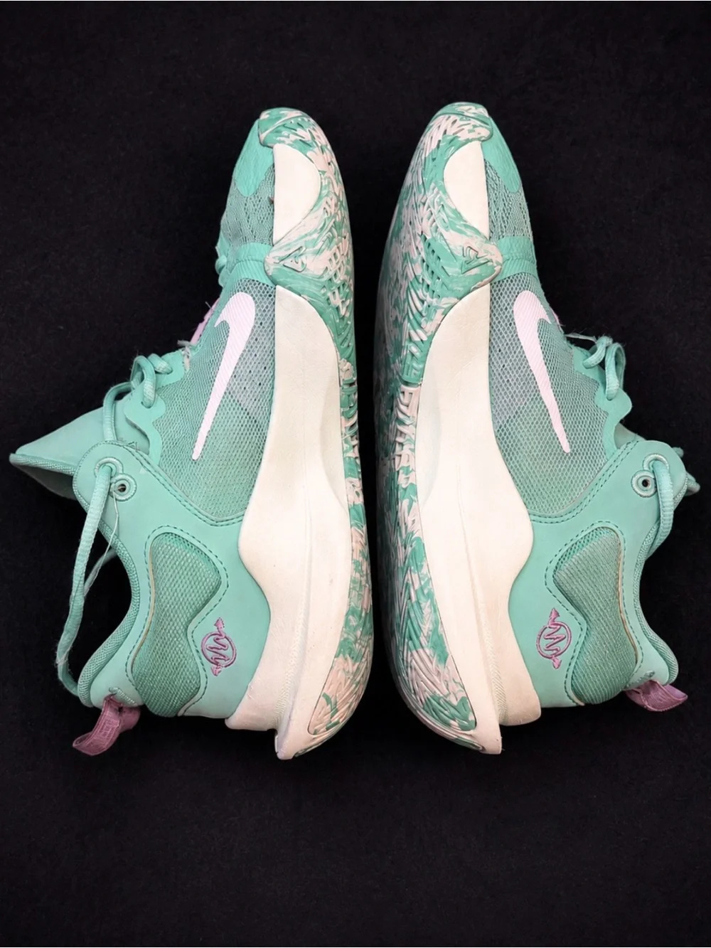 Women’s Nike Giannis Mint Green Athletic Sneakers 6.5 y women’s 8